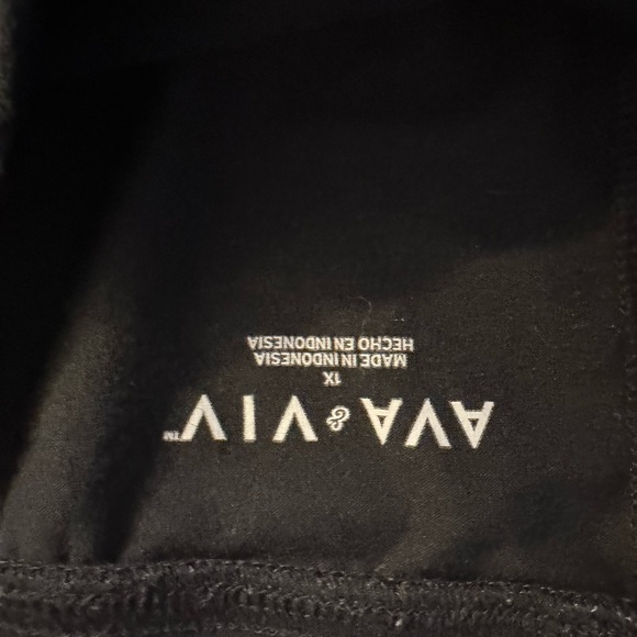 Ava & Viv black Capri leggings 1X - Picture 8 of 8